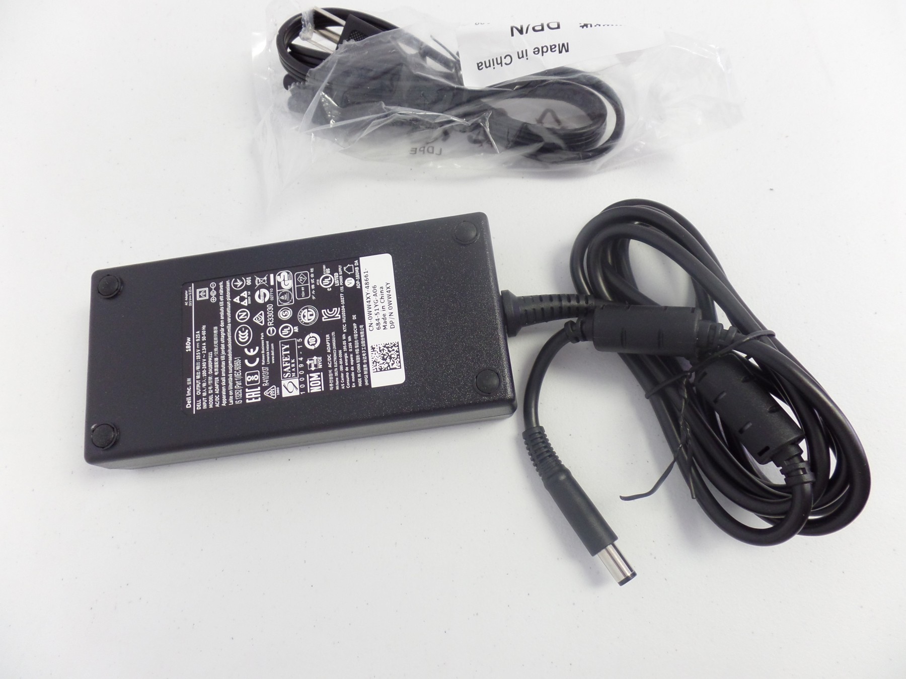 Dell USBType C Dock Station Model WD15 K17A CN05FDDV +180W Power Supply
