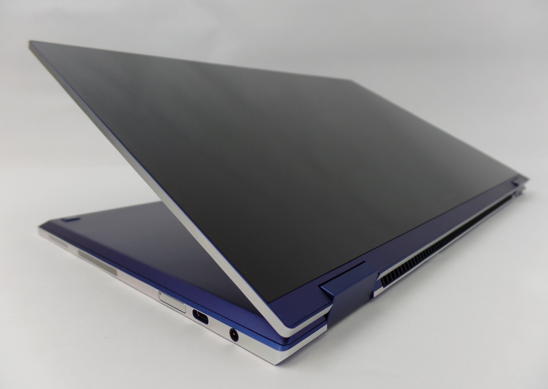 Samsung Galaxy Book Flex NP950QCGK01US 15.6" Touch i71065G7 12GB