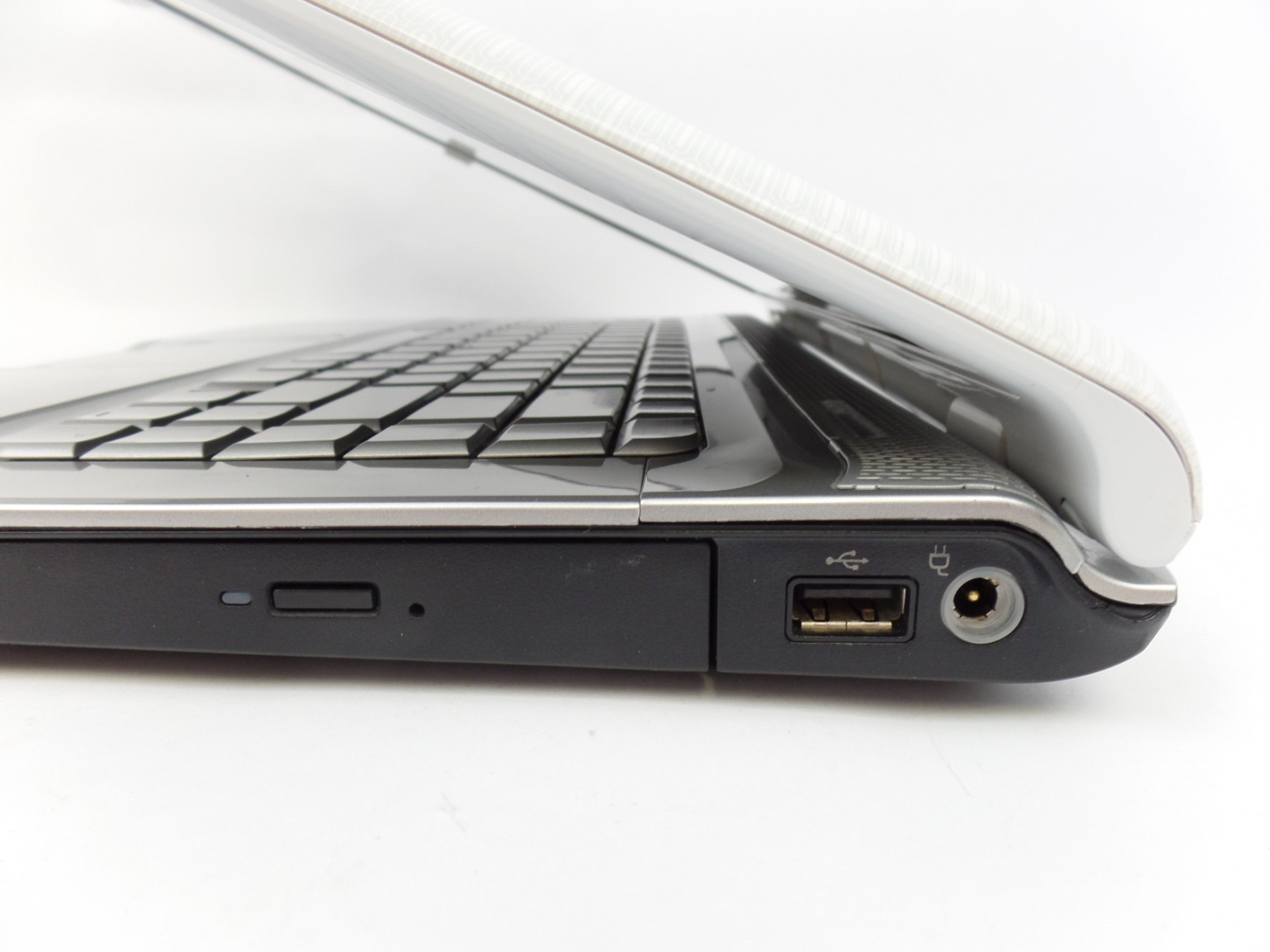 HP Pavilion dv6700 15.4" WXGA Core 2 Duo T5750 2GHz 3GB 250GB W7P Laptop U1