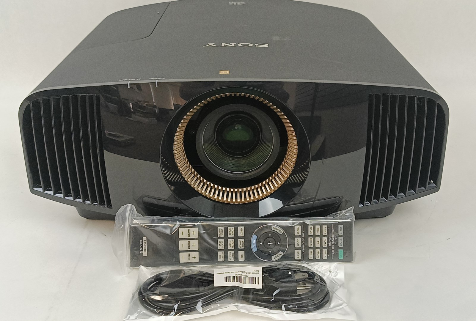 Sony VPL-VW695ES 4K Projector Black - 1003 Hrs