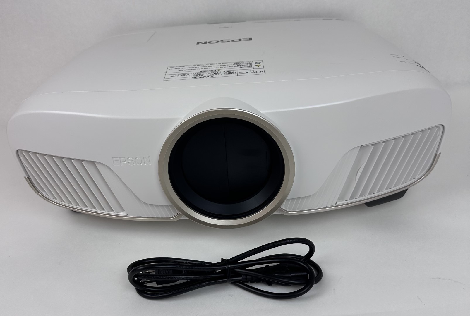 Epson Home Cinema 5050UBe 4K PRO-UHD 3LCD Projector HDP 1160 hours