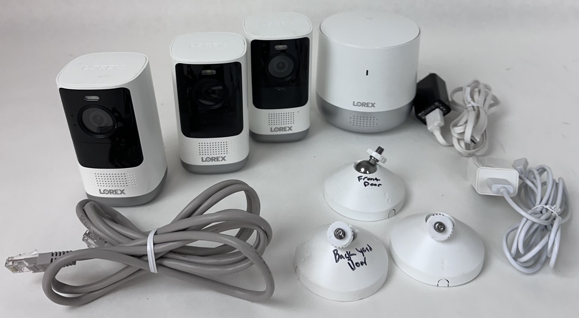 Lorex 2K QHD 3 Cameras Wired Security System TH32A4U