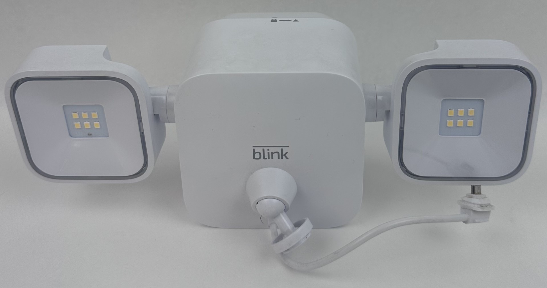 Blink Floodlight Mount Accessory for Blink Outdoor Camera BAC044600U White - U