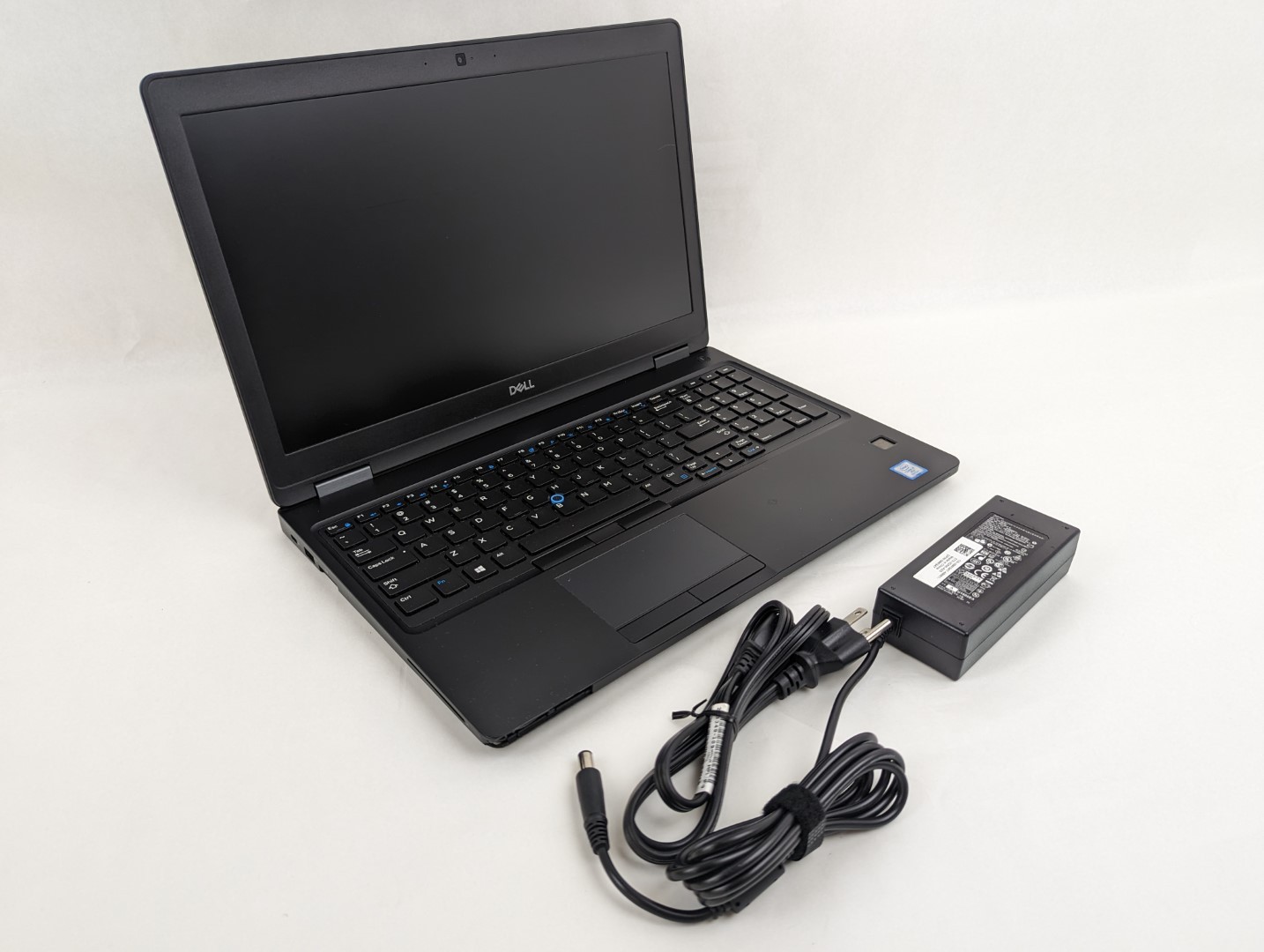 Dell Latitude 5590 15.6" FHD i7-8650U 8GB 256GB SSD W10P Laptop -chipped plastic