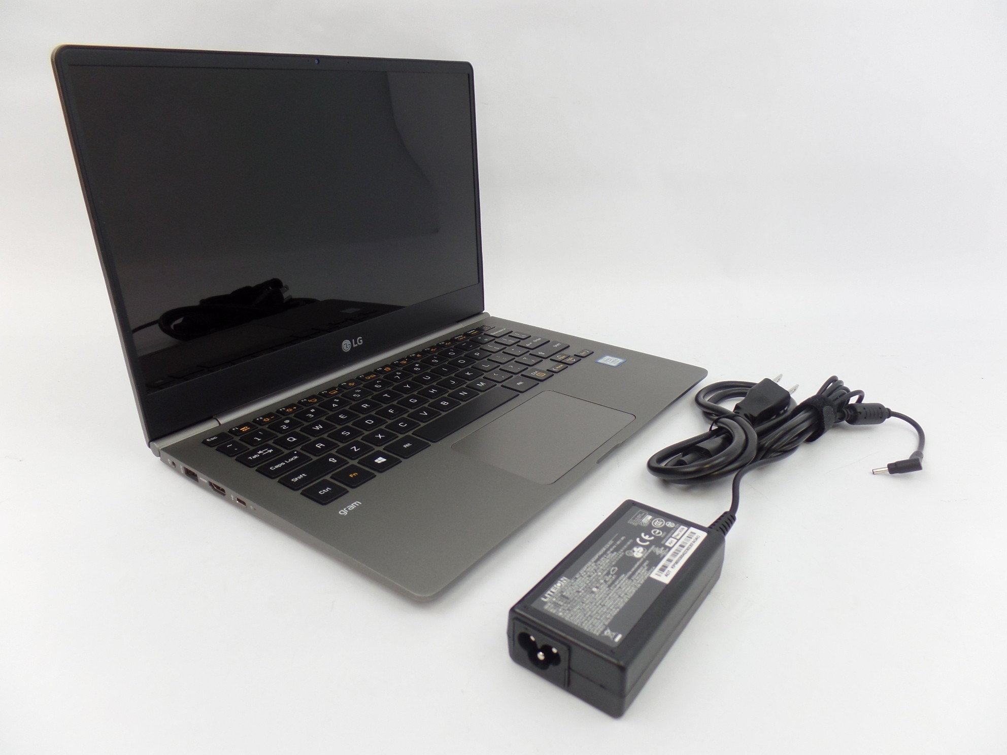 LG Gram 13Z990 13.3" FHD IPS i5-8250U 1.6GHz 8GB 256GB SSD W10H Laptop U