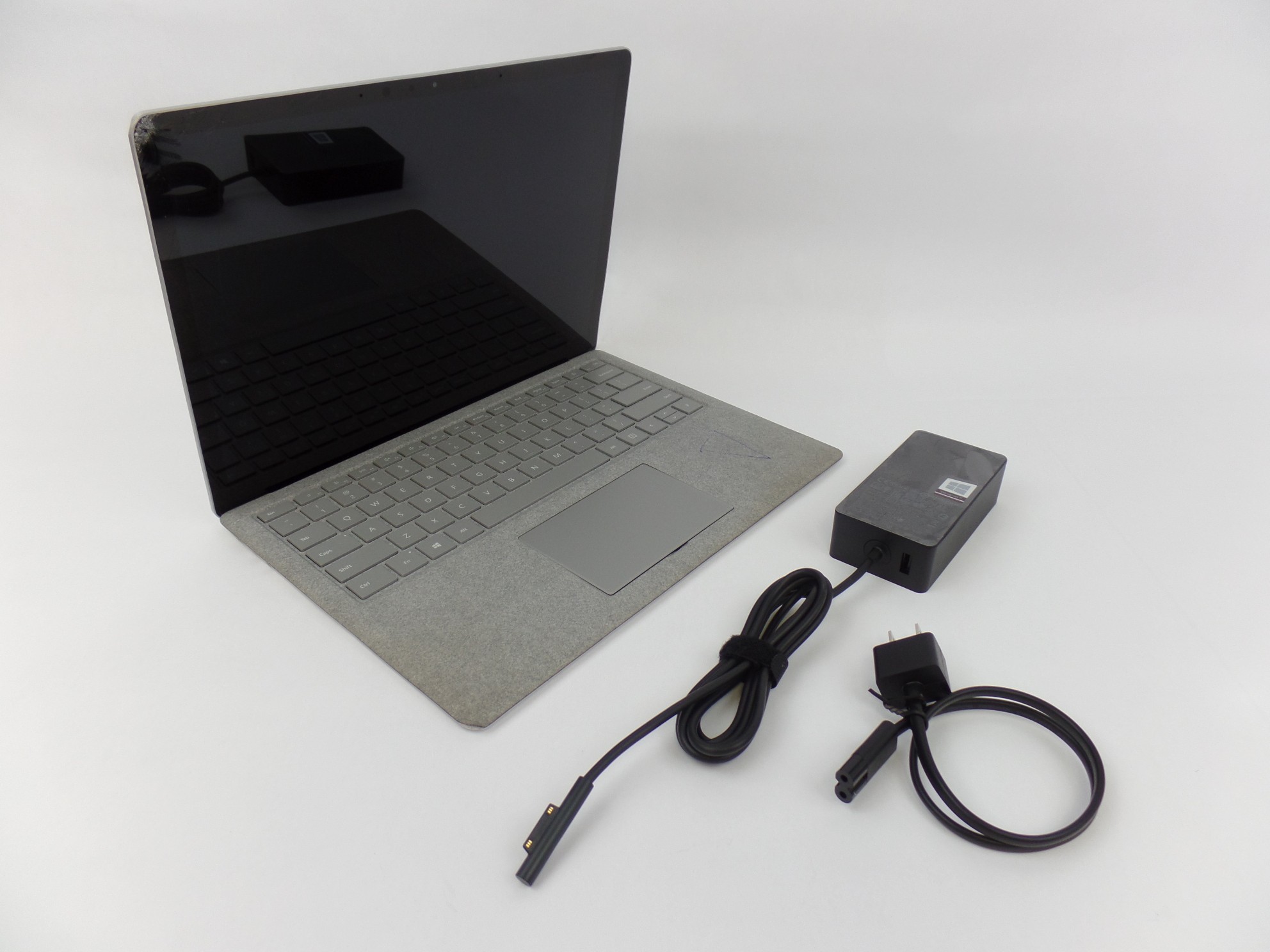 Read: Microsoft Surface Laptop 2 1769 13.5" i5-8250U 1.6GH 8GB 128GB W10H Grey