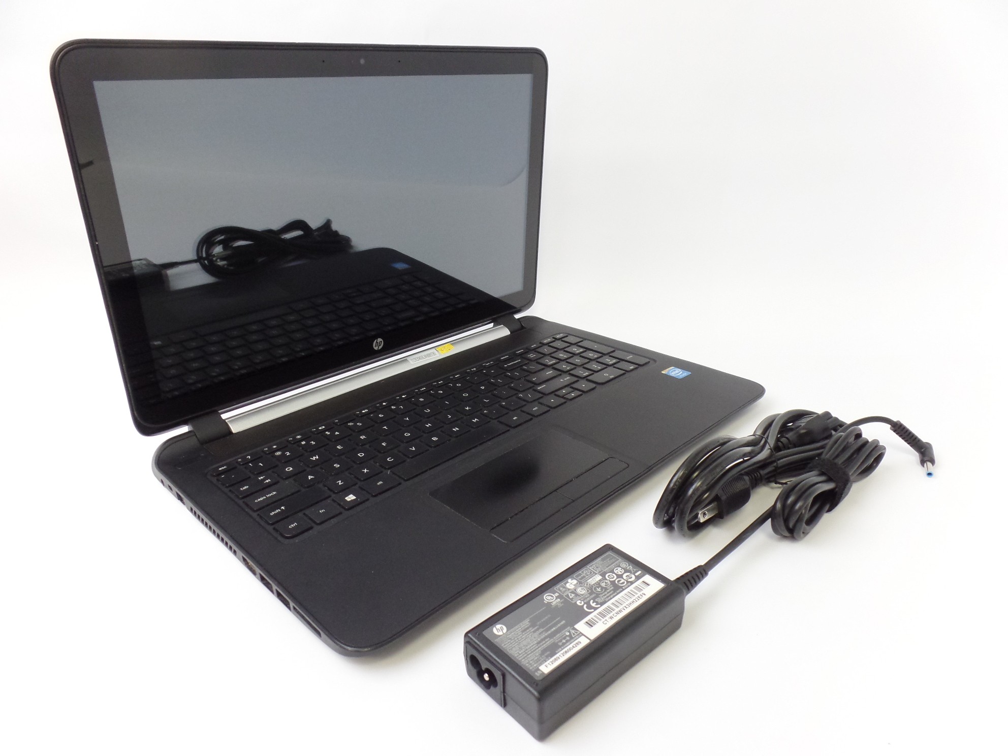 HP 15-F010wm 15.6" HD Touch Screen Celeron N2830 2.16GHz 4GB 320GB W8.1 Laptop U