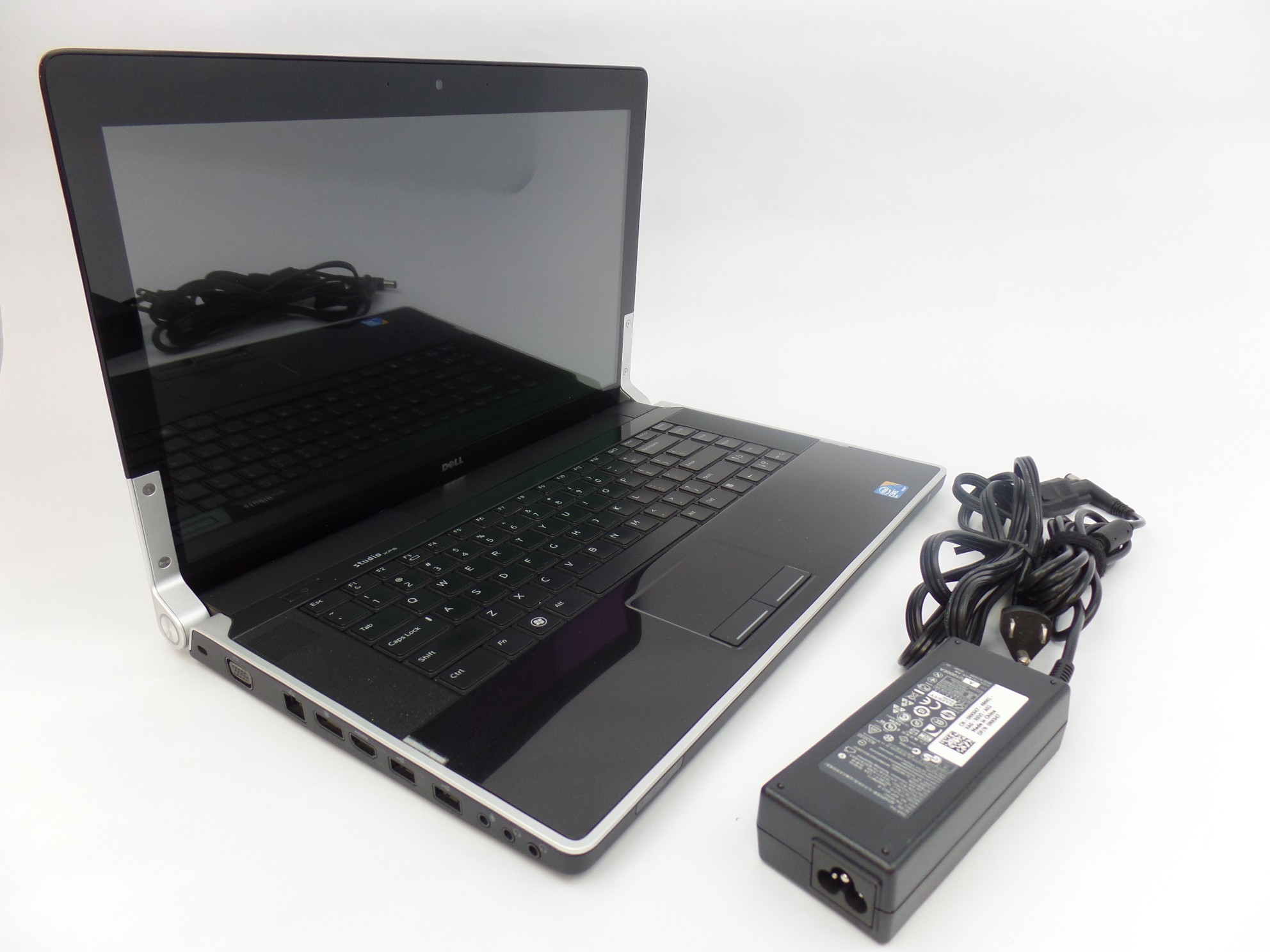 Dell Studio XPS M1640 15.6" FHD C2D P8700 4GB 500GB Radeon HD3670 W7P Laptop