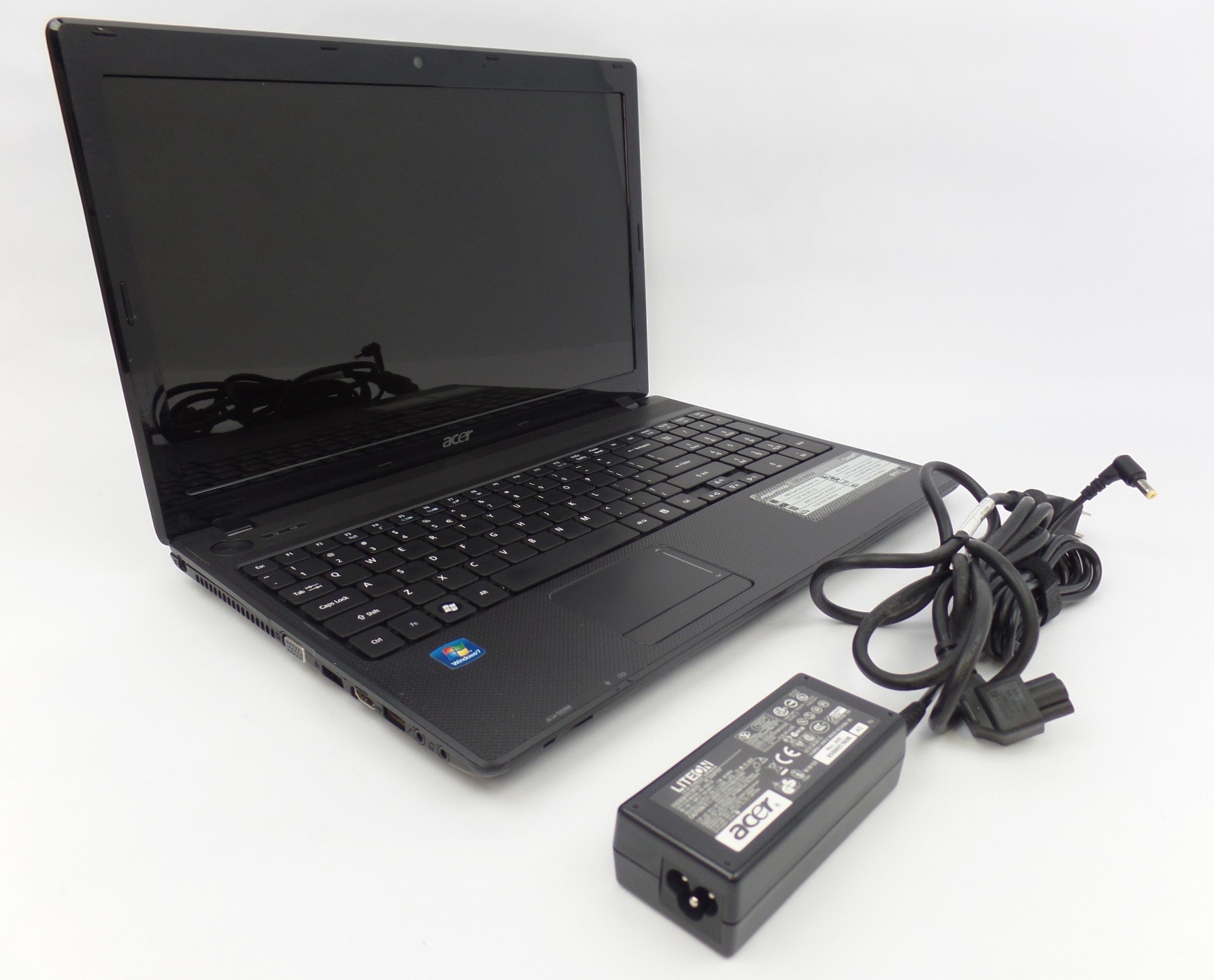Acer Aspire 5253-BZ656 15.6" AMD C-50 1.0GHz 4GB 500GB W7P Laptop U 