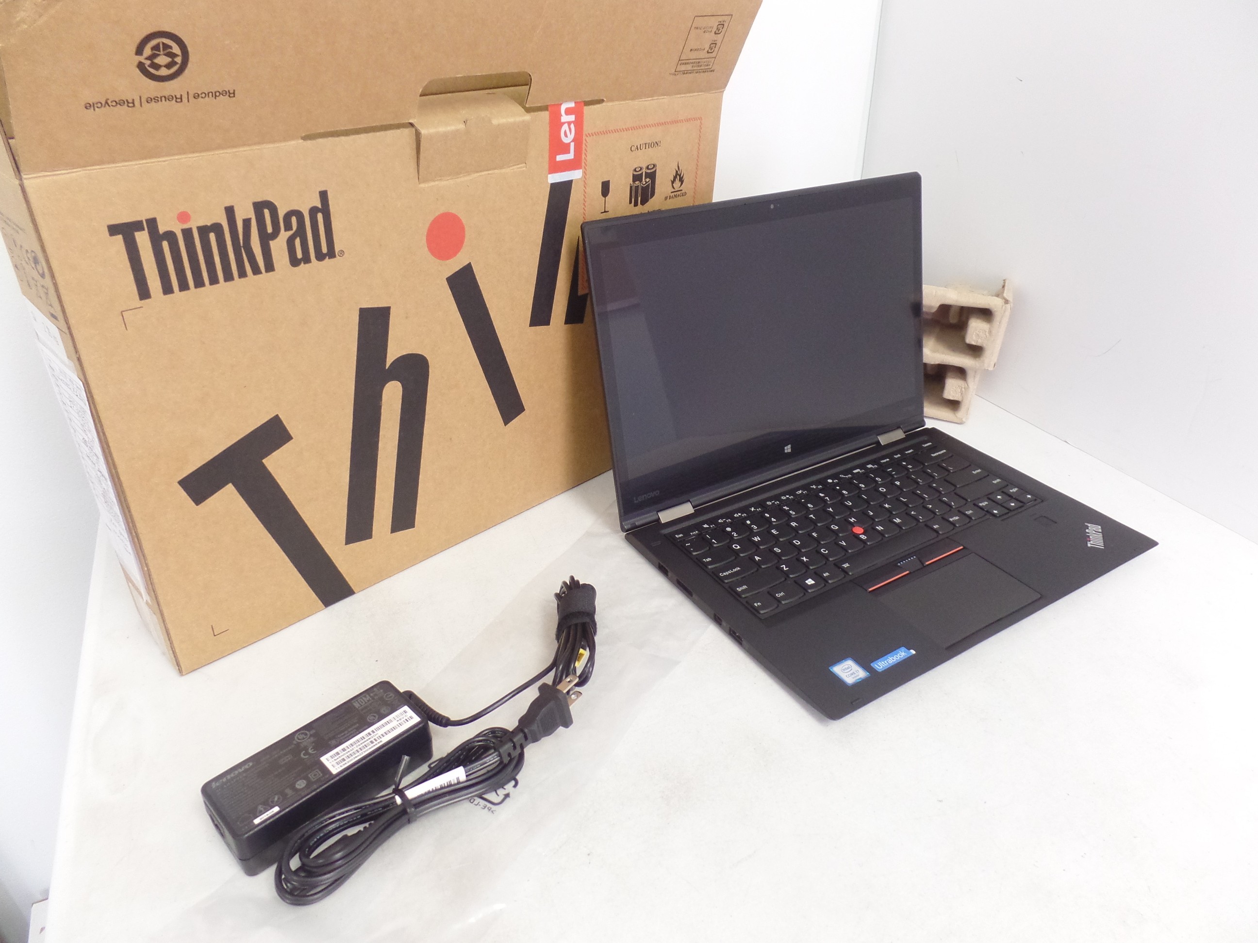 Windowsノート本体 ThinkPad X1 Yoga i7-6500U/8GB/256GB Amazon.co.jp: Lenovo ThinkPad X1 Yoga 20FQ - Ultrabook