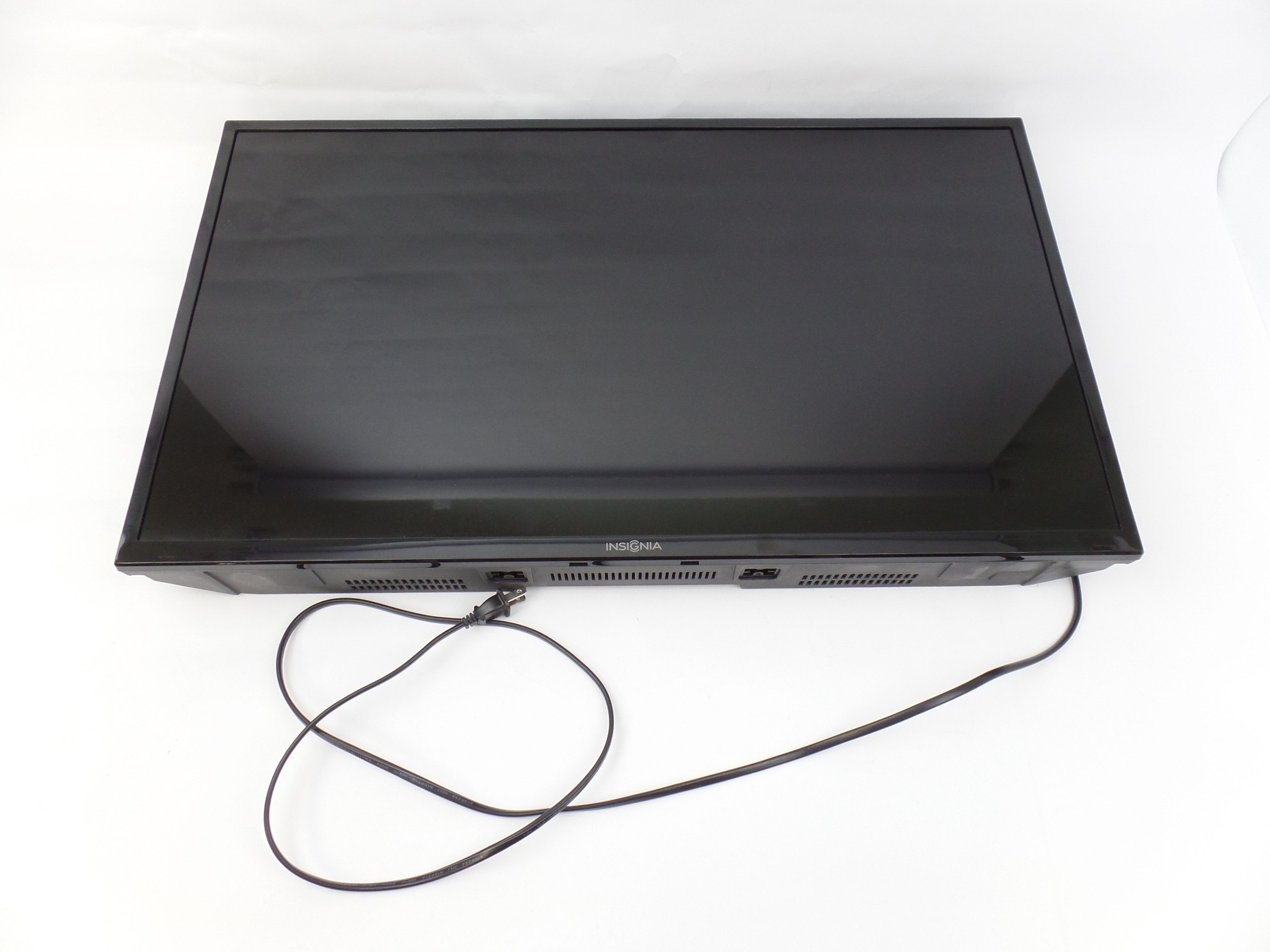 Insignia 32" LCD TV HDTV HDMI USB 720p 60Hz NS-32D511NA15