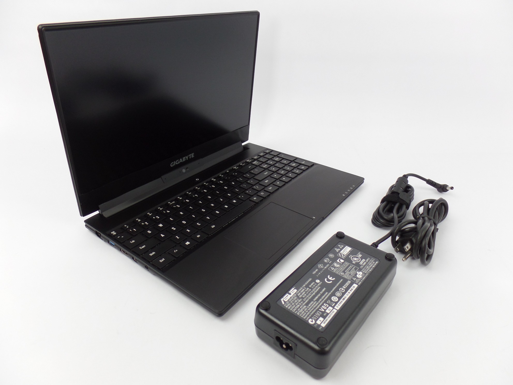 Gigabyte Aero 15" FHD i7-7700HQ 2.8GHz 16GB 512GB SSD GTX 1060 W10H Laptop U 