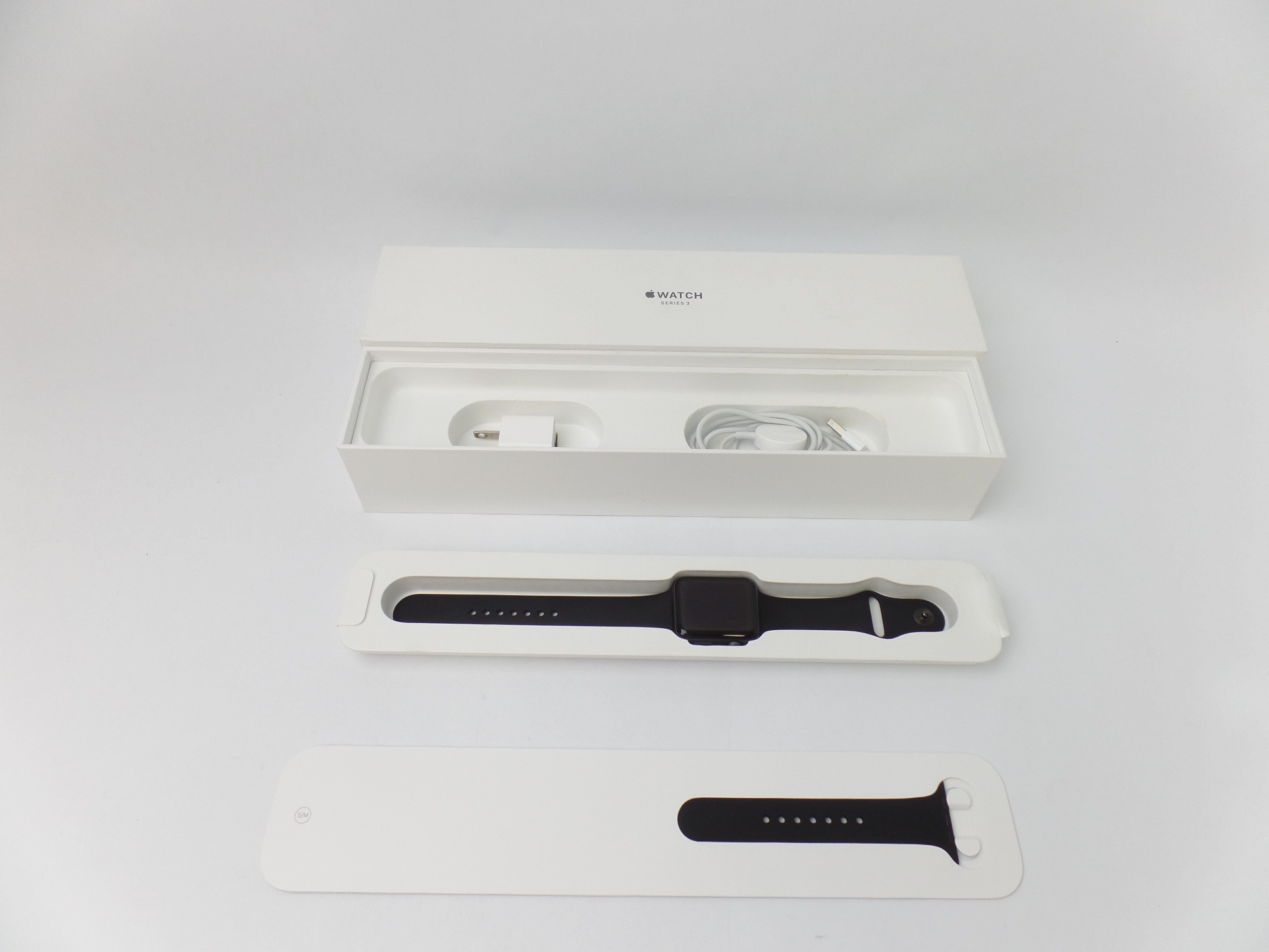 Apple Watch Series 3 42mm Space Gray Aluminum Black Sport Band