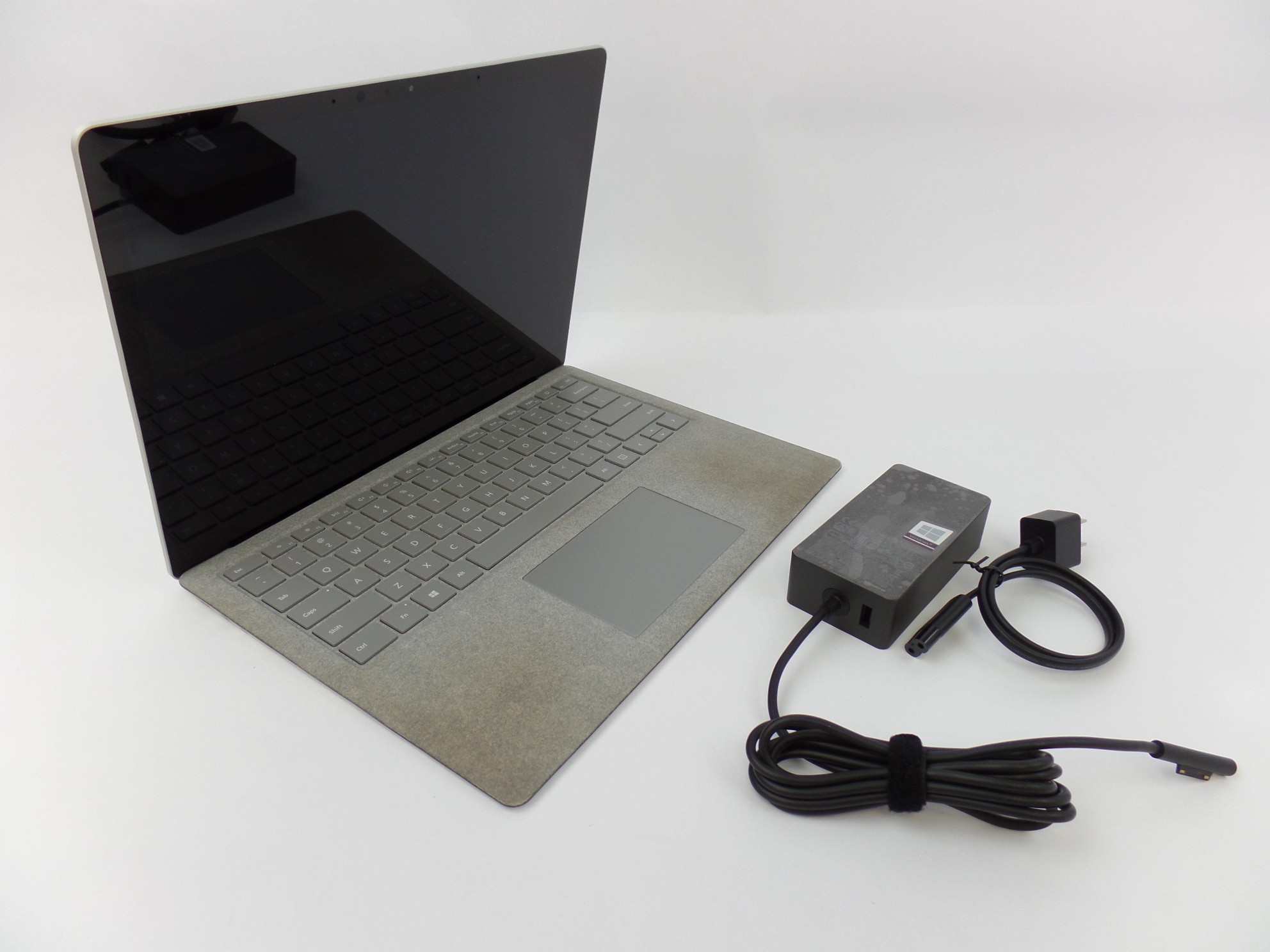 Read: Microsoft Surface Laptop 1769 13.5" Touch i5-7200 2.5GHz 4GB 128GB W10P U2