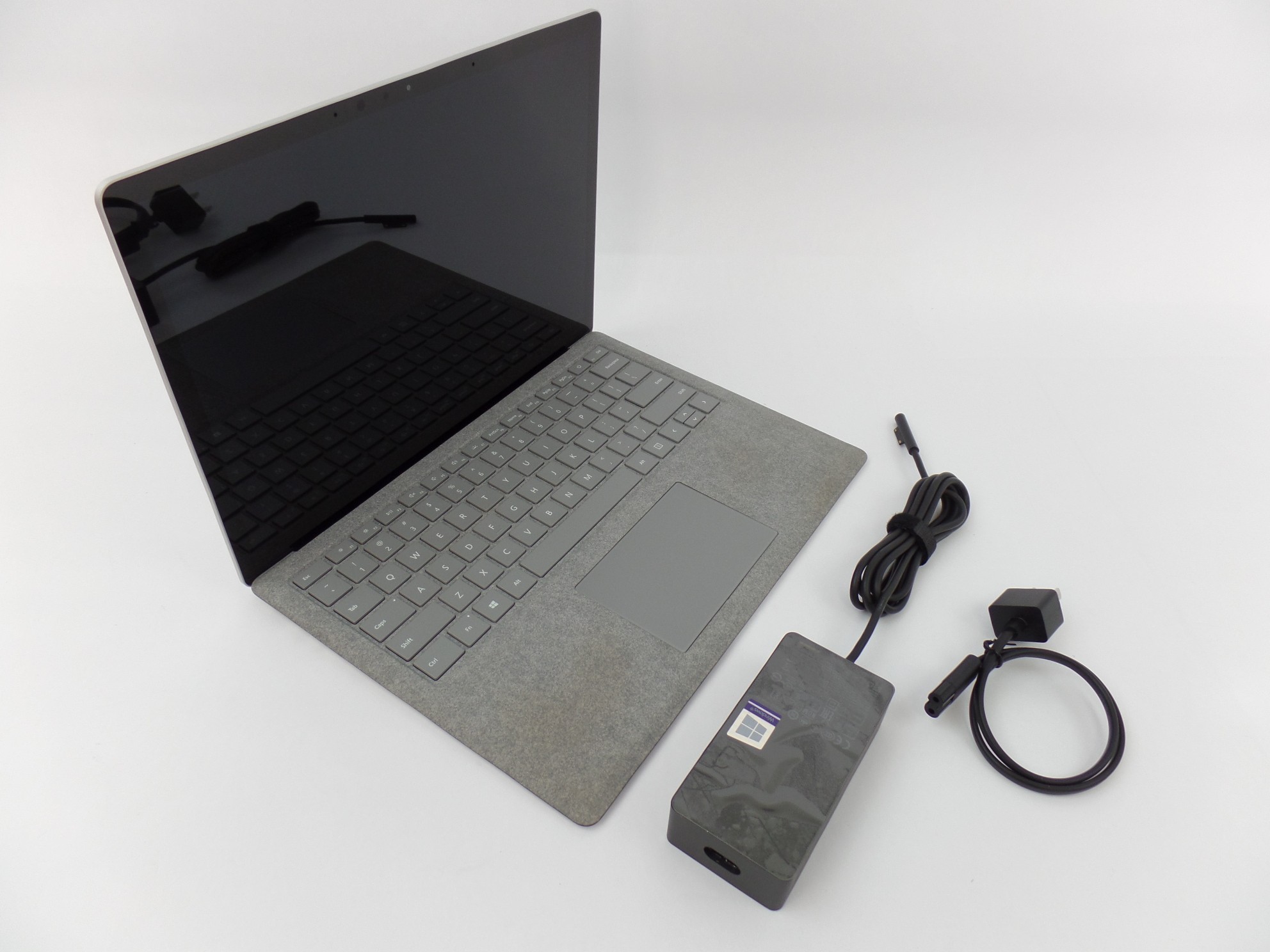 Microsoft Surface Laptop 1782 13.5" Touch M3-7Y30 1GHz 4GB 128GB SSD W10 Silver