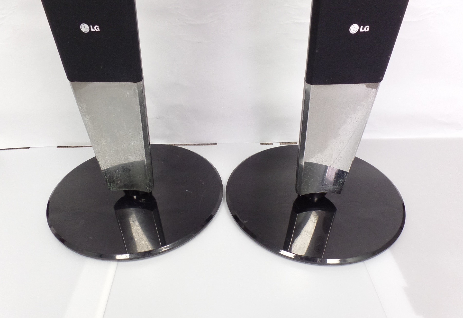 2 (pair) of LG Floor Standing Tower Speakers SH93PAF