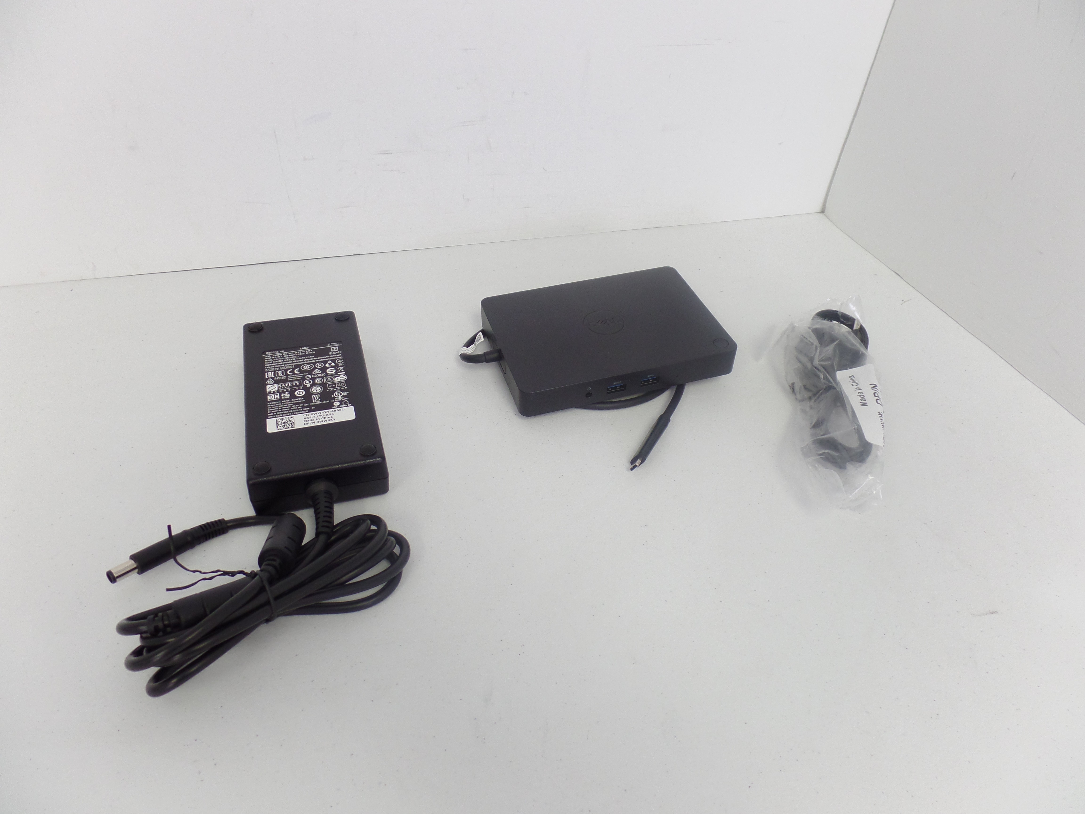 Dell USBType C Dock Station Model WD15 K17A CN05FDDV +180W Power Supply