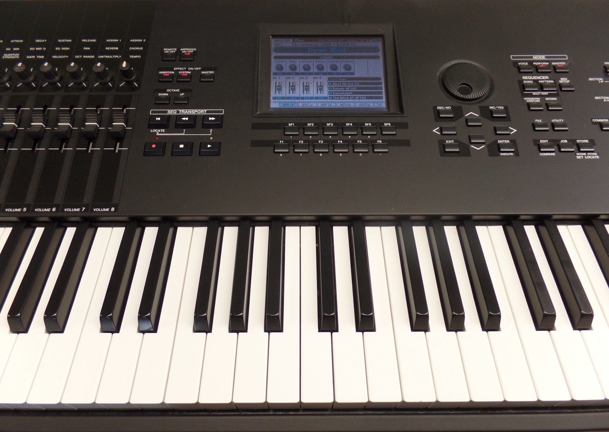 Yamaha Motif XF8 Production Workstation Synthesizer 88key keyboard